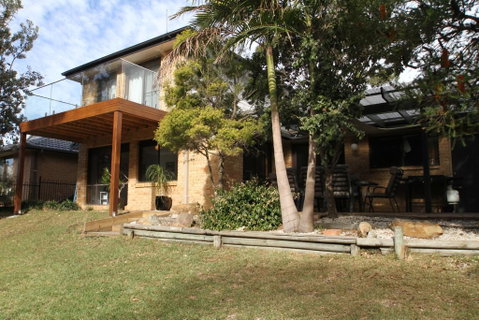 Thora Street Waterfront - Accommodation Newcastle 1