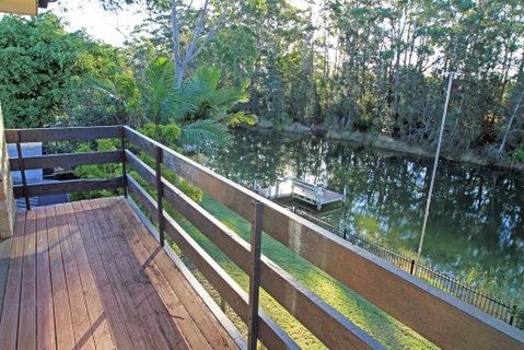 Thora Street Waterfront - Accommodation Newcastle 3
