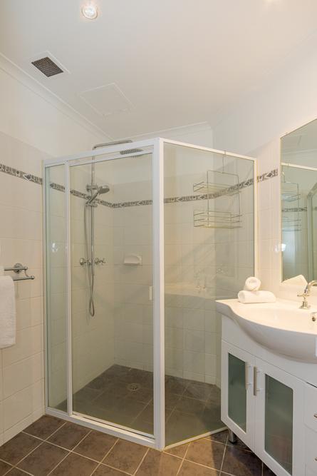 Thriving City Location, Dining Hub - Accommodation Newcastle 3