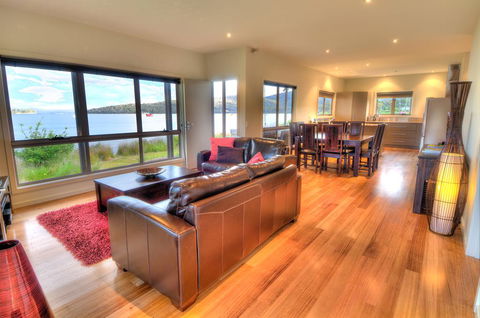 Tides Reach - Accommodation Newcastle 0