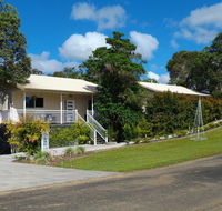 Tinaroo Sunset Retreat - Accommodation Newcastle