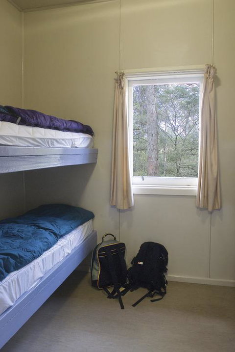 Toms Cabin - Accommodation Newcastle 3