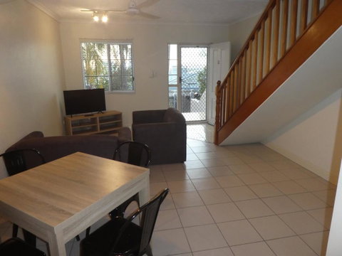 Townsville Terrace - Accommodation Newcastle 2