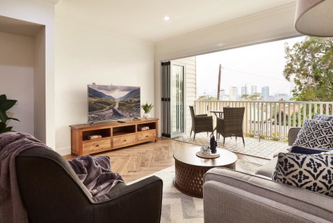 Tranquil Location With An Even Better View - Accommodation Newcastle 3