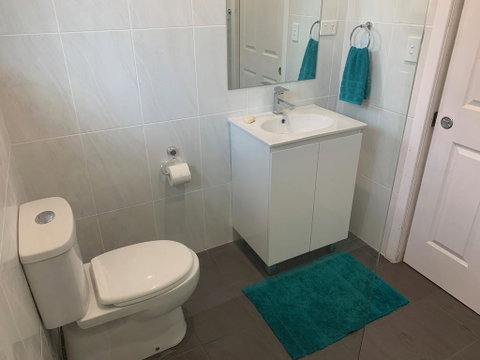Tranquil Spa Retreat - Accommodation Newcastle 2