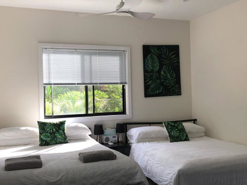 Tranquil Spa Retreat - Accommodation Newcastle 0