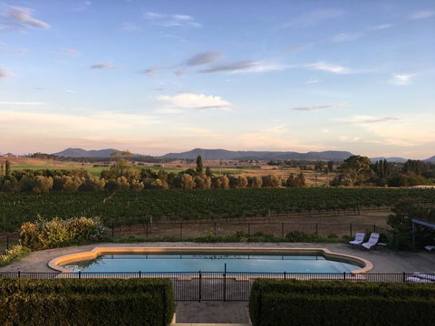 Tranquil Vale Vineyard - Accommodation Newcastle 0