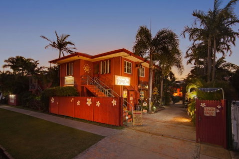Travellers Oasis - Accommodation Newcastle 0