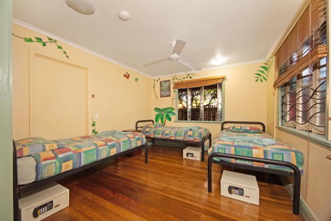 Travellers Oasis - Accommodation Newcastle 3
