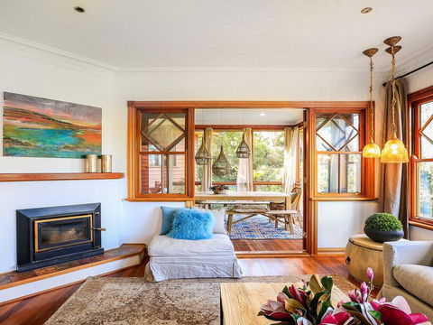 Treetops - Elegant, Inviting, Designer, Cedar Home - Accommodation Newcastle 0