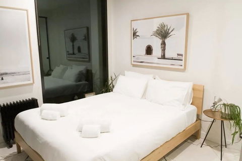 Trendy 1 Bedroom Apartment In The Heart Of Collingwood - Accommodation Newcastle 2