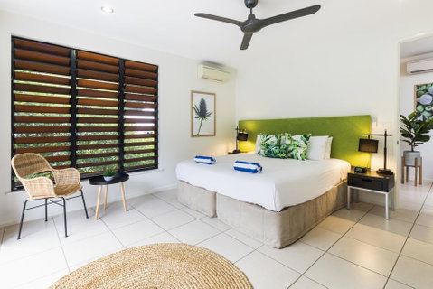 Trito - Luxury Holiday House - Accommodation Newcastle 2