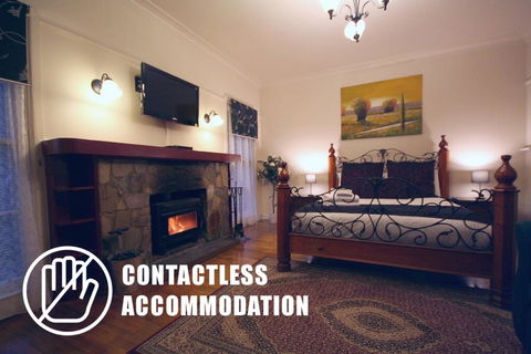 Tudor Cottages - Accommodation Newcastle 2