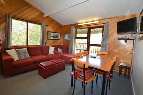 Tyrola 1 - Accommodation Newcastle 0