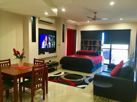 Ultra Modern Private Studio Room - Accommodation Newcastle 2
