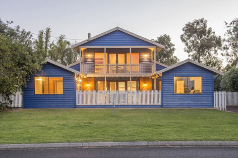 Ultramarine - Accommodation Newcastle 0