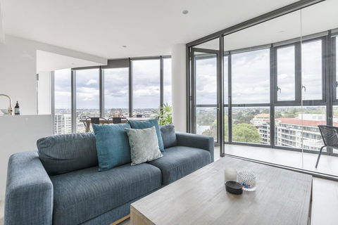 Unbridled City & River Views - Accommodation Newcastle 1