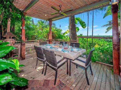 Unique, Tropical Rainforest Getaway - Accommodation Newcastle 1