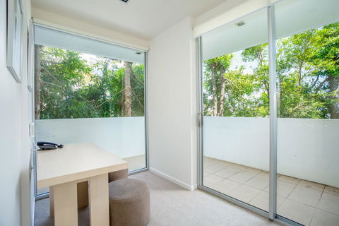 Unit 105 Plantation - Rainbow Beach, Plantation Resort, Second Floor, Aircon, Pool, Spa - Accommodation Newcastle 1