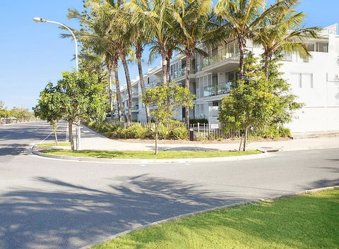 Unit 105 Plantation - Rainbow Beach, Plantation Resort, Second Floor, Aircon, Pool, Spa - Accommodation Newcastle 0