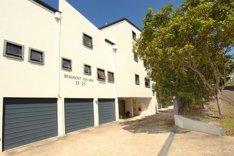 Unit 4, Beaumont Sur Mer, 13 - 15 Pacific Terrace Coolum Beach, 400 BOND, LINEN SUPPLIED - Accommodation Newcastle 2