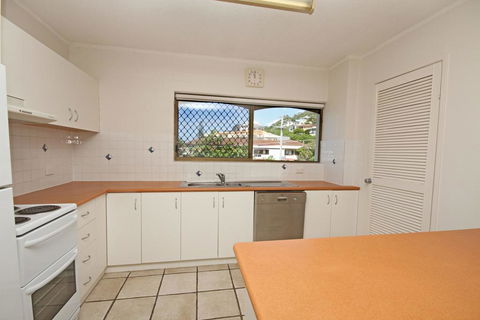 Unit 4, Cooltoro Court, 7 Frank Street Coolum Beach, 400 BOND, LINEN INCLUDED - Accommodation Newcastle 3