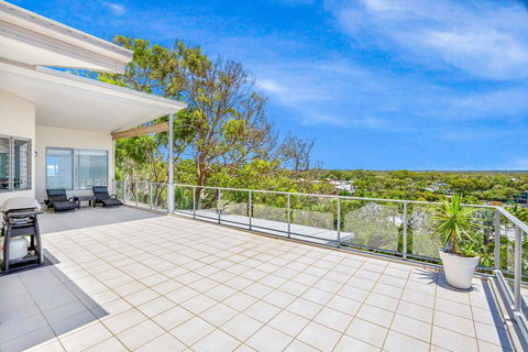 Unit 6 Rainbow Sea - Rainbow Beach, Amazing Ocean Views, Aircon, Wi-Fi, Pool, Walk To Beach - Accommodation Newcastle 3