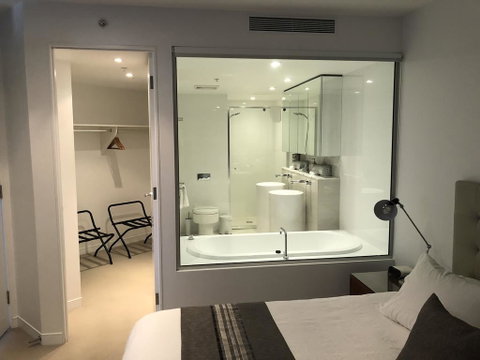 Upmarket Resort At Oracle Broadbeach URGC - Accommodation Newcastle 2