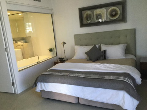 Upmarket Resort At Oracle Broadbeach URGC - Accommodation Newcastle 3