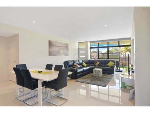 Utopia Apartment - Accommodation Newcastle 1