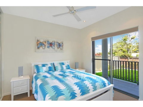 Utopia Apartment - Accommodation Newcastle 3