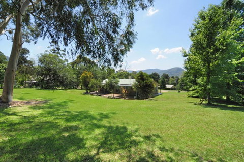 Valley Haven - 3 Bedrooms Close To The Village! - Accommodation Newcastle 0