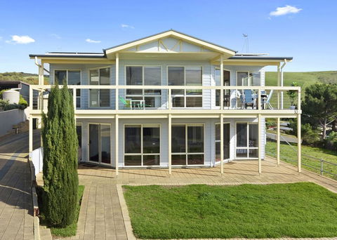 VALLEY VIEWS - 10 Valley Heights Drive - Accommodation Newcastle 2