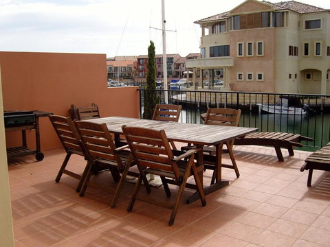Venice At The Beach - Accommodation Newcastle 1