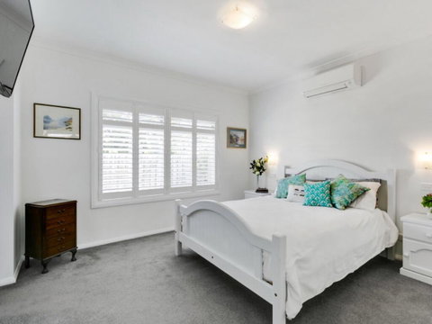 Venice On The Beach - Accommodation Newcastle 3