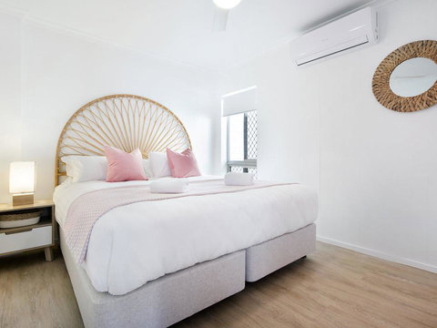 Ventura Beach Motel 2 Bed Poolside - Unit 4 - Accommodation Newcastle 0