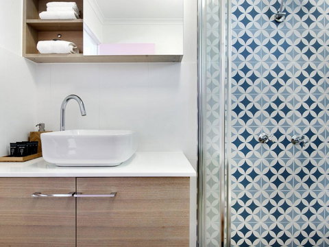 Ventura Beach Motel 2 Bed Poolside - Unit 4 - Accommodation Newcastle 2