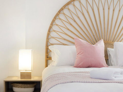 Ventura Beach Motel 2 Bed Poolside - Unit 4 - Accommodation Newcastle 1