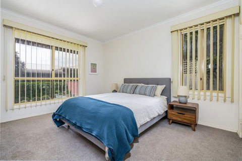 VIEWS FOREVER - INVERLOCH - Accommodation Newcastle 2