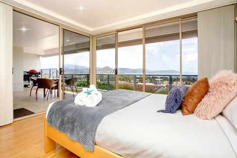 VIEWS ON ELSHEBY - Accommodation Newcastle 1