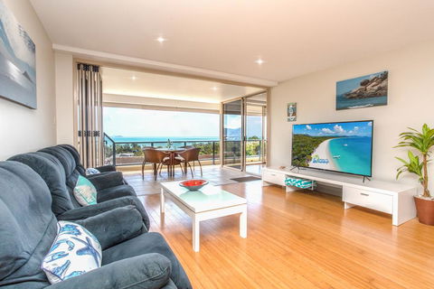 VIEWS ON ELSHEBY - Accommodation Newcastle 0