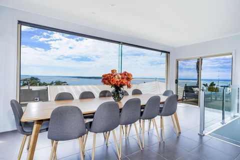 VIEWS FOREVER - INVERLOCH - Accommodation Newcastle 1