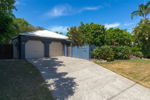 Villa Blue - Accommodation Newcastle 1