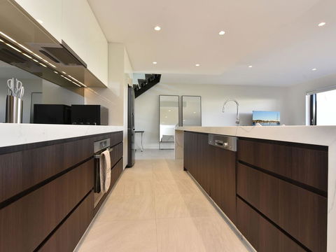 Villa Capri Waterside At Trinity Point - Accommodation Newcastle 2