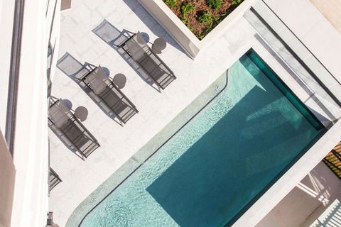 Vue Broadbeach - Accommodation Newcastle 0