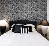 Walk everywhere in the city from a historic home - Accommodation Newcastle