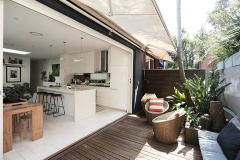 Walk To Beach From This Stylish Bronte Oasis W AC, Wifi And Free Parking - Accommodation Newcastle 0