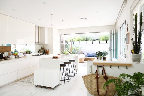 Walk To Beach From This Stylish Bronte Oasis W AC, Wifi And Free Parking - Accommodation Newcastle 1