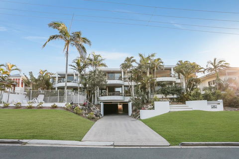 Walk To The Beach, Sunshine Beach - Accommodation Newcastle 0
