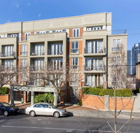 Walk to the MCG The Tan Botanic gardens  train - Accommodation Newcastle